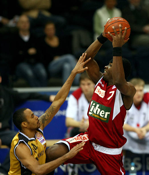 等球员在俱 等球员在俱